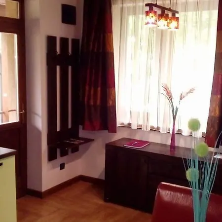 Korona Apartman 2 *